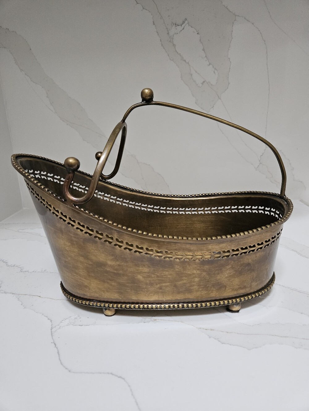 Vintage Brass Bathtub Caddy Basket with Handle/Ball Feet Cottagecore Boho Decor